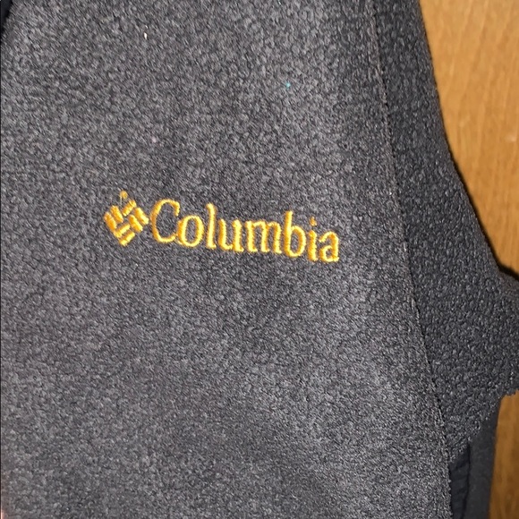 A Columbia sportswear - Picture 2 of 4